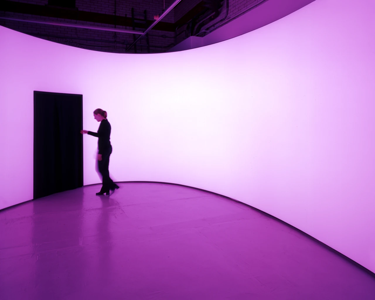 Olafur Eliasson, Your colour memory, 2004. Supported by a 2022 Philadelphia Exhibitions Initiative grant. Photo by Aaron Igler, courtesy of Arcadia University.