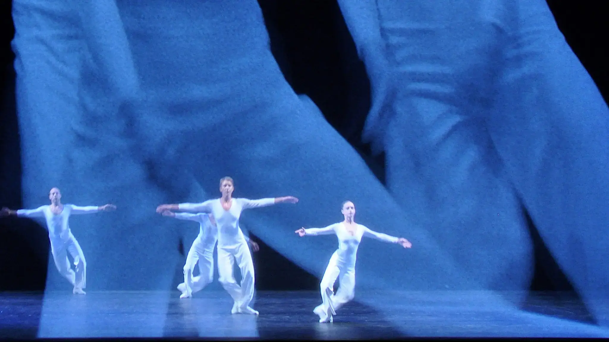 Reconstruction of Lucinda Childs&#39; Dance. Photo by Sally Cohn.