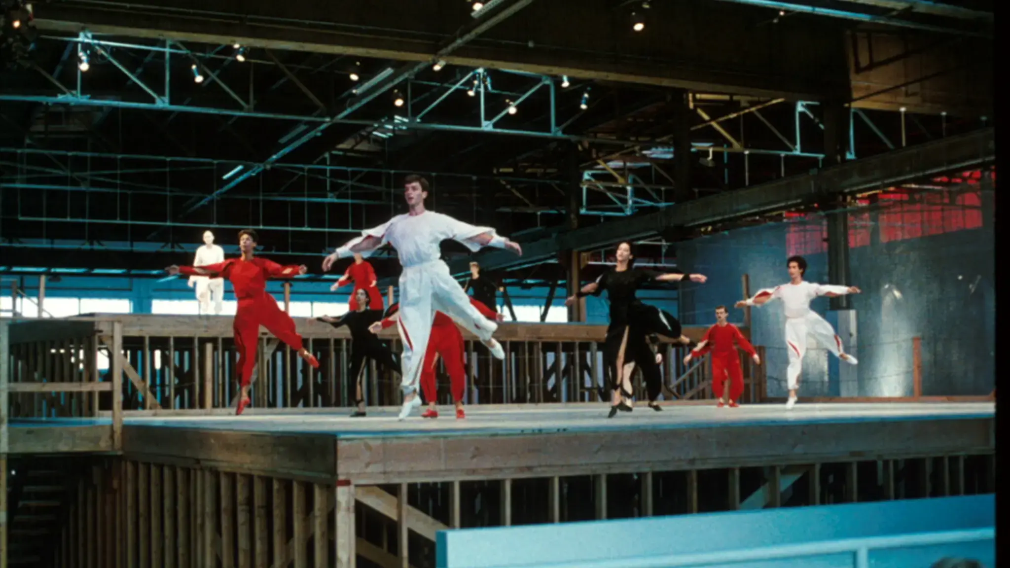 Available Light&nbsp;at the Museum of Contemporary Art, Los Angeles, 1983. Photo by Tom Vinetz. Performers: Lucinda Childs, Nan Friedman, Meg Harper, Janet Kaufman, Priscilla Newell, Steve Bromer, Michael Ing, Erin Matthiessen, Daniel McCusker, Ande Peck, and Garry Reigenborn.