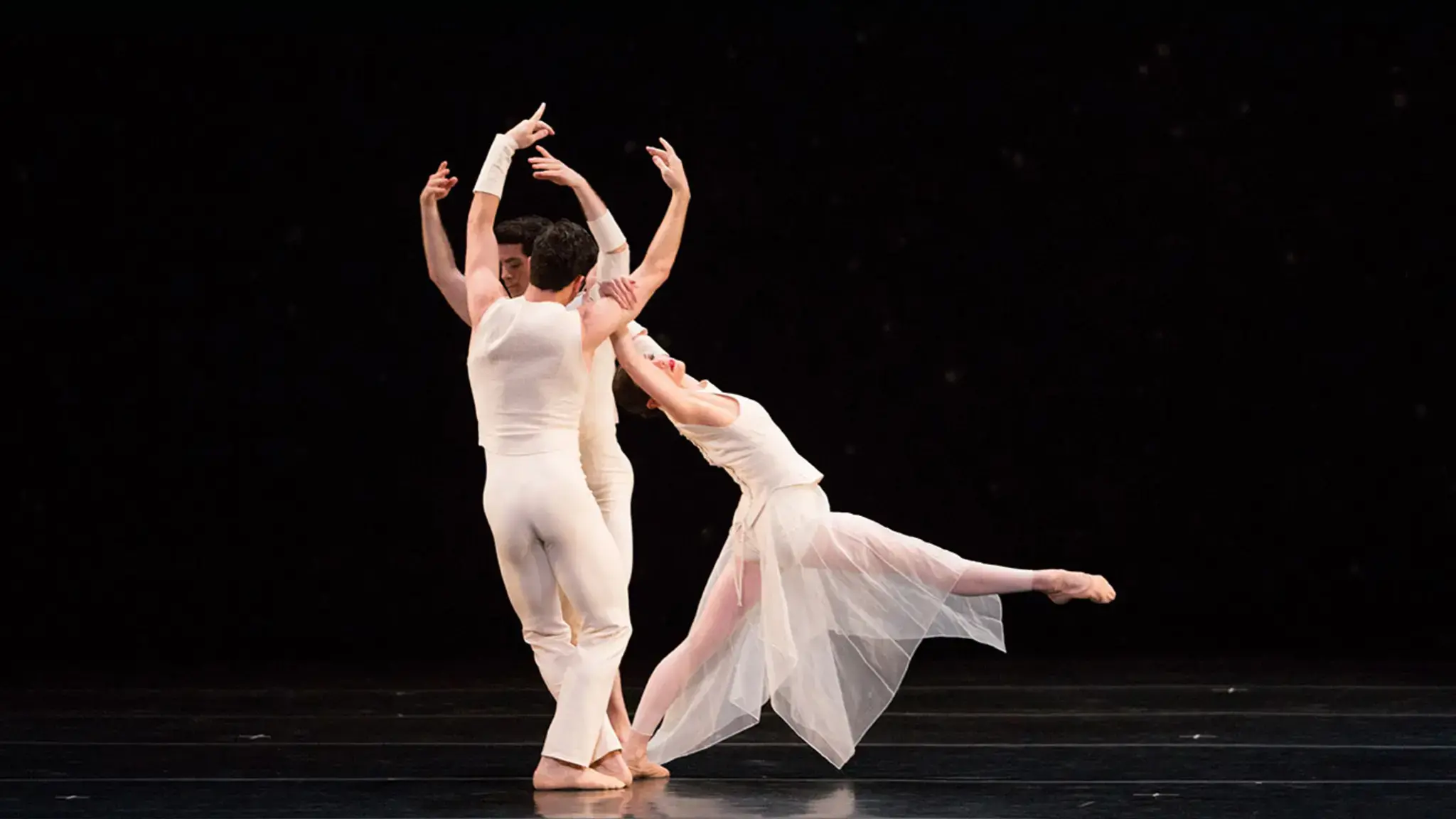 Artists of Pennsylvania Ballet in Trisha Brown&rsquo;s O zlozony/O composite. Photo by Alexander Iziliaev, courtesy of Pennsylvania Ballet.