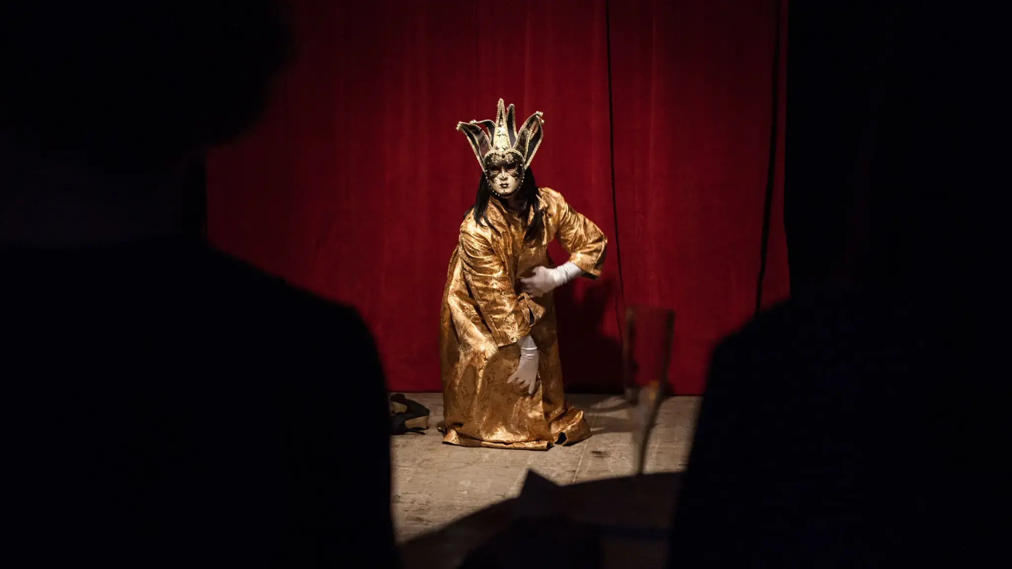 Stephen Petronio rendition of The Courtesan and the Crone&nbsp;by Anna Halprin, 2016. Exhibition detail from Ally, produced in collaboration with The Fabric Workshop and Museum. Photographed by Carlos Avendaño. Courtesy of the artists and The Fabric Workshop and Museum.