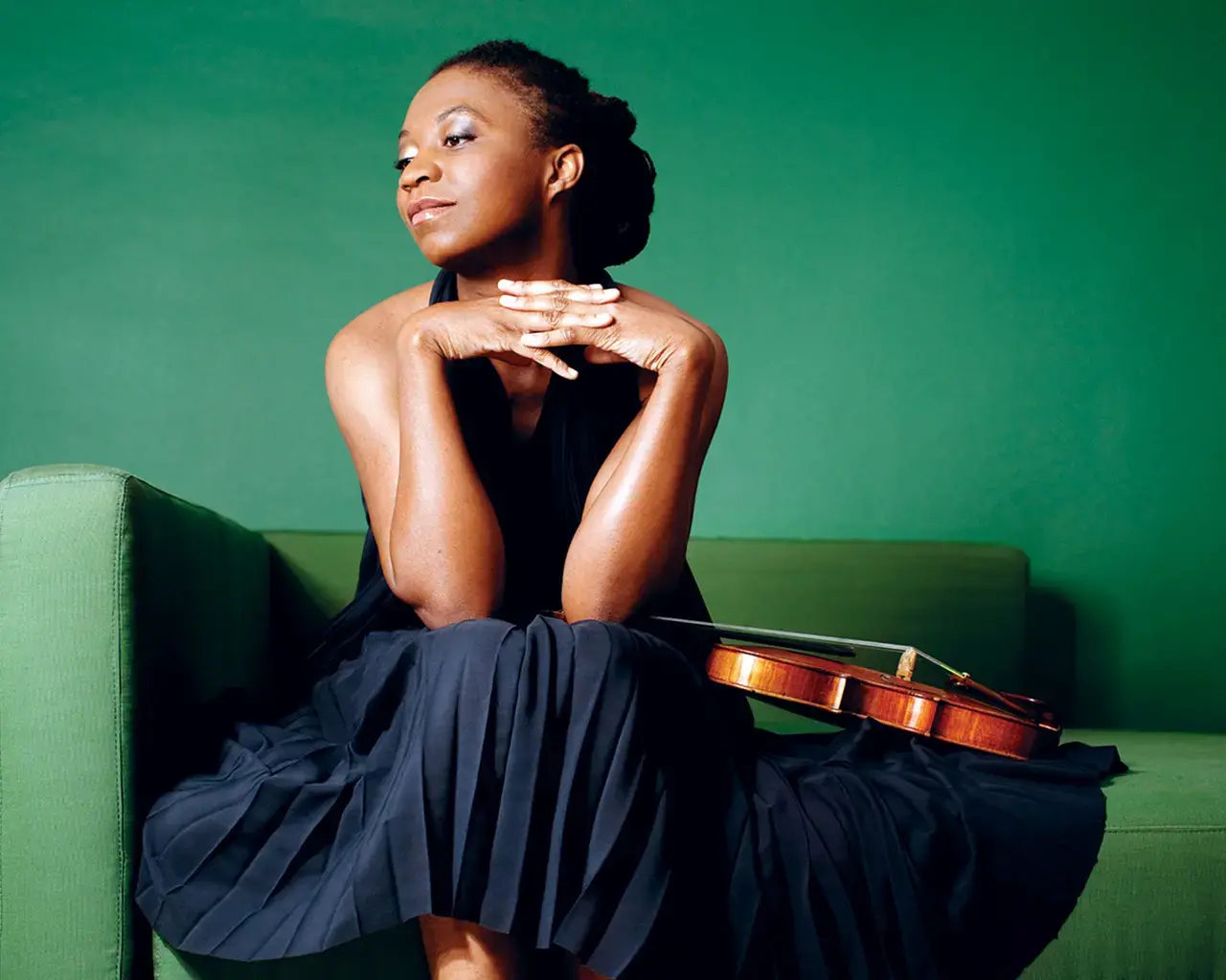 Violinist Tai Murray returns to the Philadelphia Chamber Music Society (PCMS) for a journey from early romanticism to modernism in a delightfully eclectic program featuring two PCMS 30th Anniversary commissions. Photo by Julia Wesely. Courtesy of the Philadelphia Chamber Music Society.