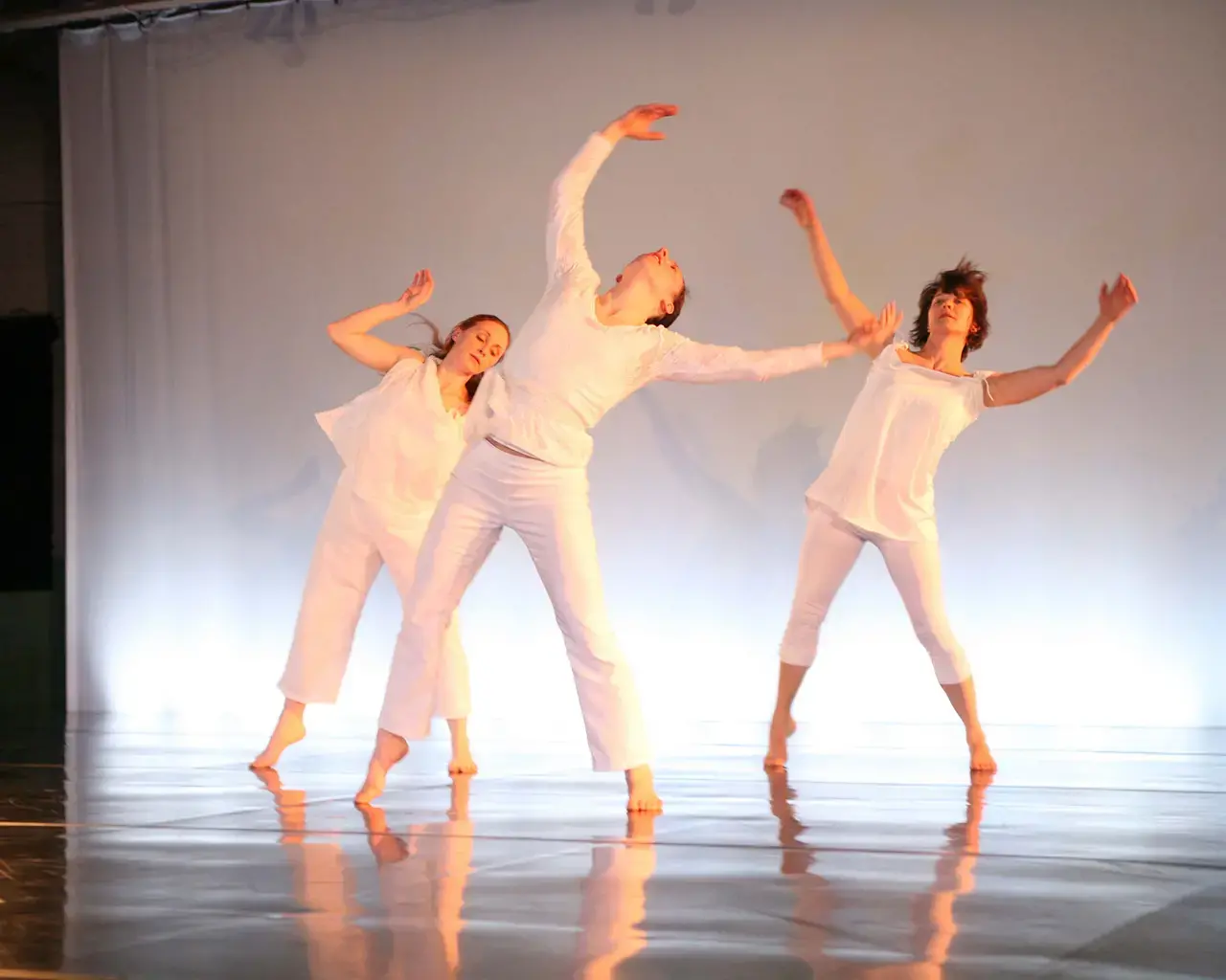 Snow Falling on Waves&nbsp;(1981), choreographed by Jano Cohen, performed in 2010 for Philadelphia Dance Projects&#39; Local Dance History Project. Dancers: Theresa Westwood, Jodi Obeid, Heather Murphy. Photo by Brian Mengini.