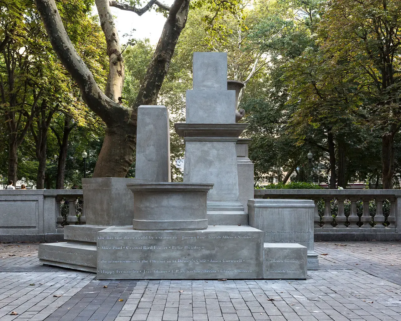 Sharon Hayes, If They Should Ask, 2017, Philadelphia City Hall. Presented as part of Monument Lab in partnership with Mural Arts Philadelphia. Photo by Steve Weinik.