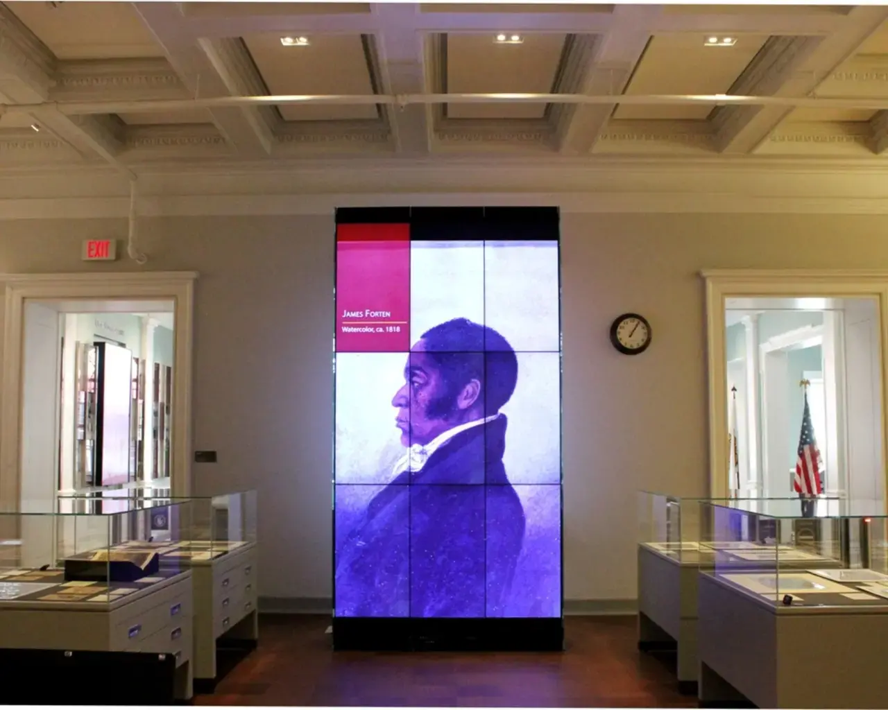 The Historical Society of Pennsylvania&#39;s digital display wall and exhibition cases. Photo by Vincent Fraley, Historical Society of Pennsylvania.