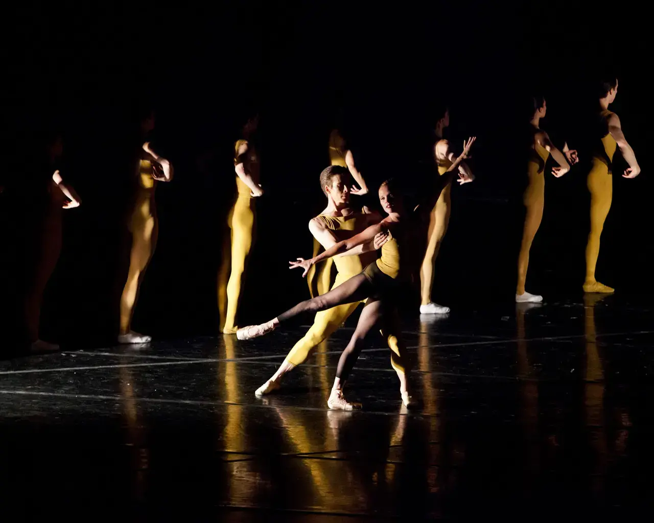 Pennsylvania Ballet performing William Forsythe&#39;s Artifact Suite. Photo by Alexander Iziliaev.