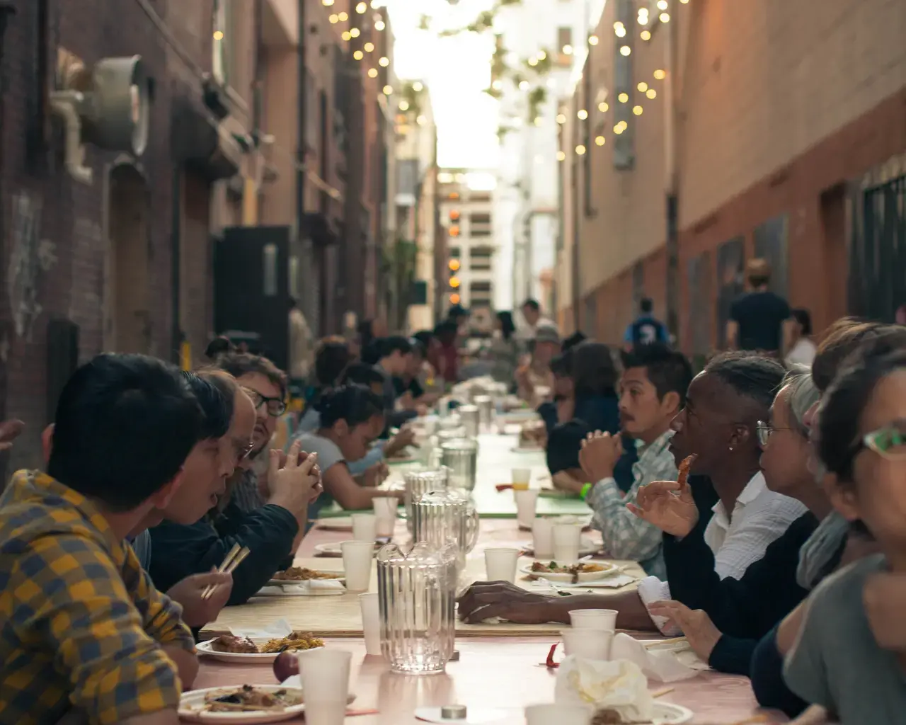 Walter Hood, Pearl Street Furniture Build / Community Feast, 2013. Courtesy of Asian Arts Initiative.