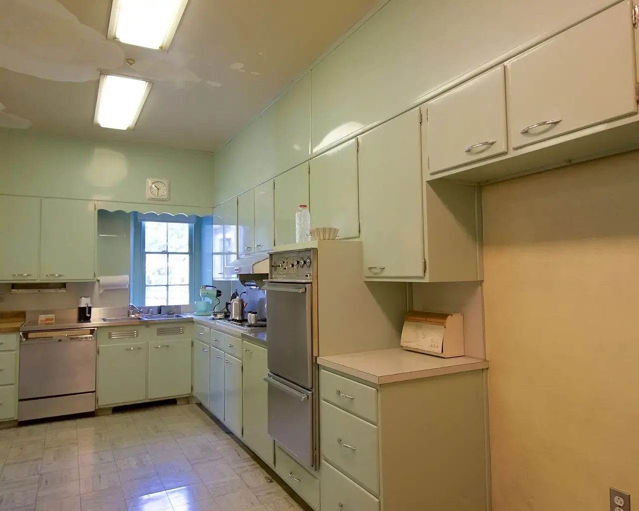 Cliveden&rsquo;s historic 1959 kitchen. Photo courtesy of Cliveden of the National Trust.