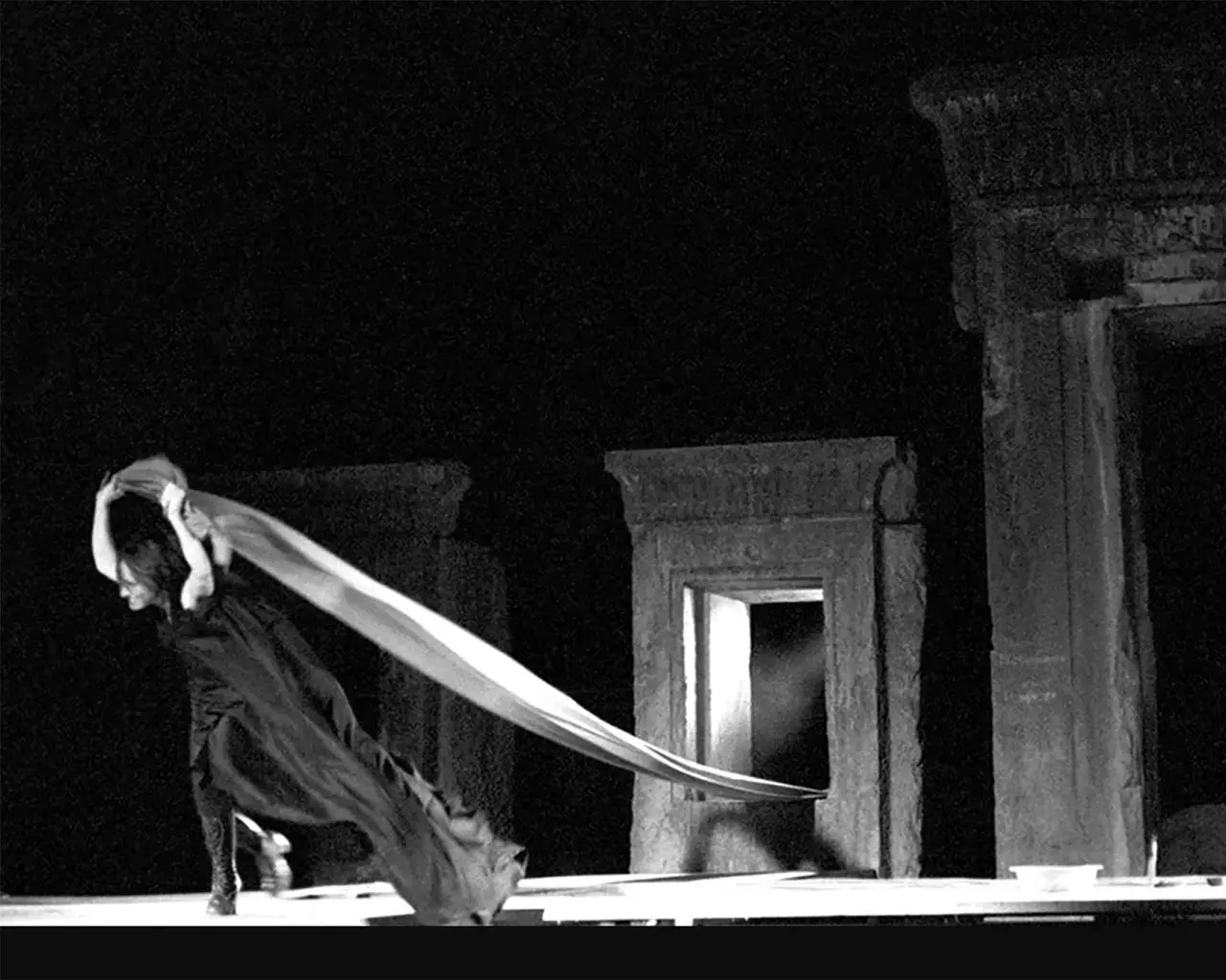 Caligula, 1974, Kargah-e Namayesh – Persepolis, Shiraz Arts Festival. Photo by Mehdi Khonsari, courtesy of the Archaeology of the Final Decade Archives.
