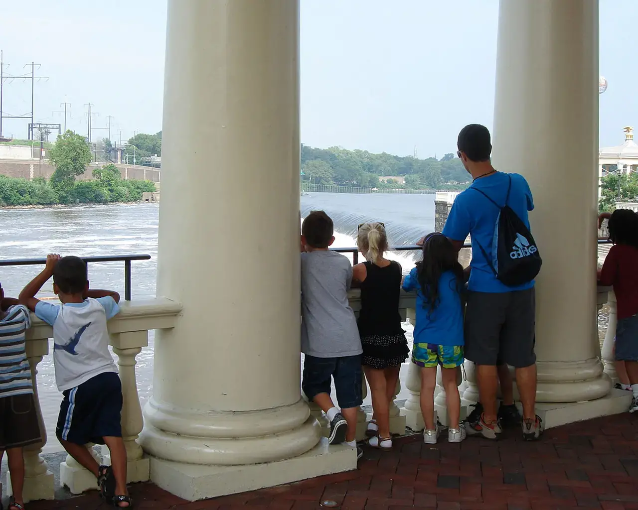 Classroom under the pavilion at Fairmount Water Works, 2009. Courtesy of the Fairmount Water Works.