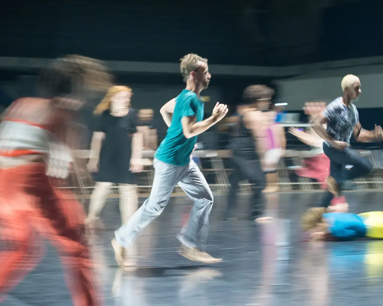 Levée des conflits, Boris Charmatz, Drexel University Armory, 2016. Photo by JJ Tiziou.