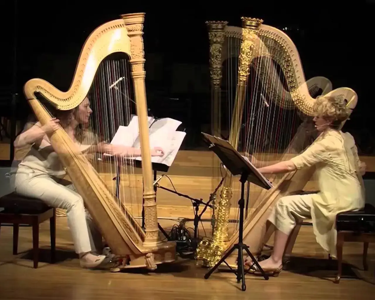 Milana Zarić and Gorana Ćurgus performing Karlheinz Stockhausen&rsquo;s Hour II. Photo courtesy of the artists.