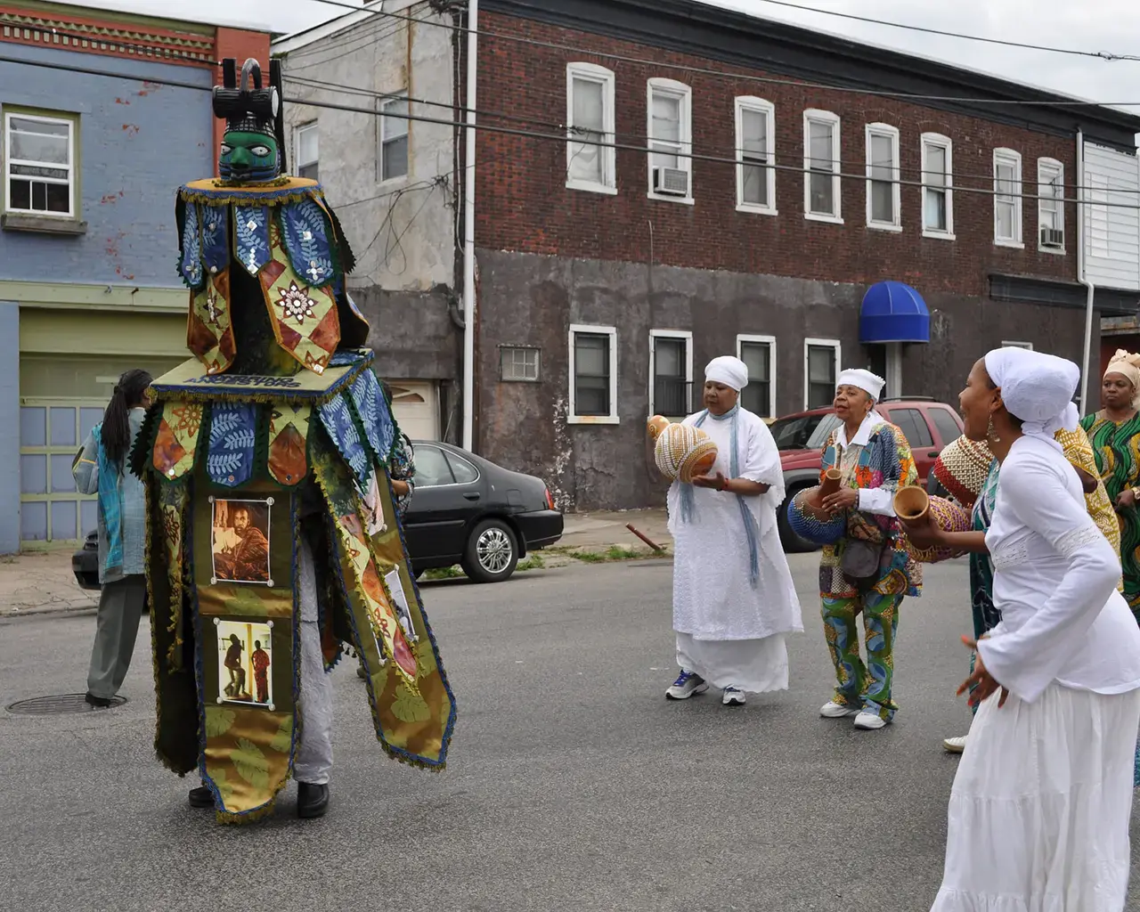 Egungun procession, 2014. Photographer: Toni Shapiro-Phim.