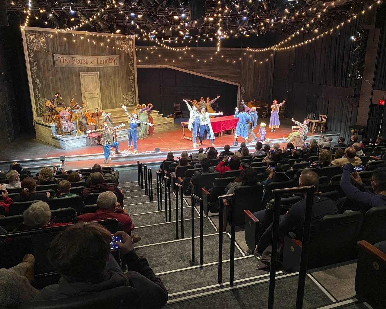 People’s Light, Leonard C. Haas Stage. Photo by Eve Trojanov.