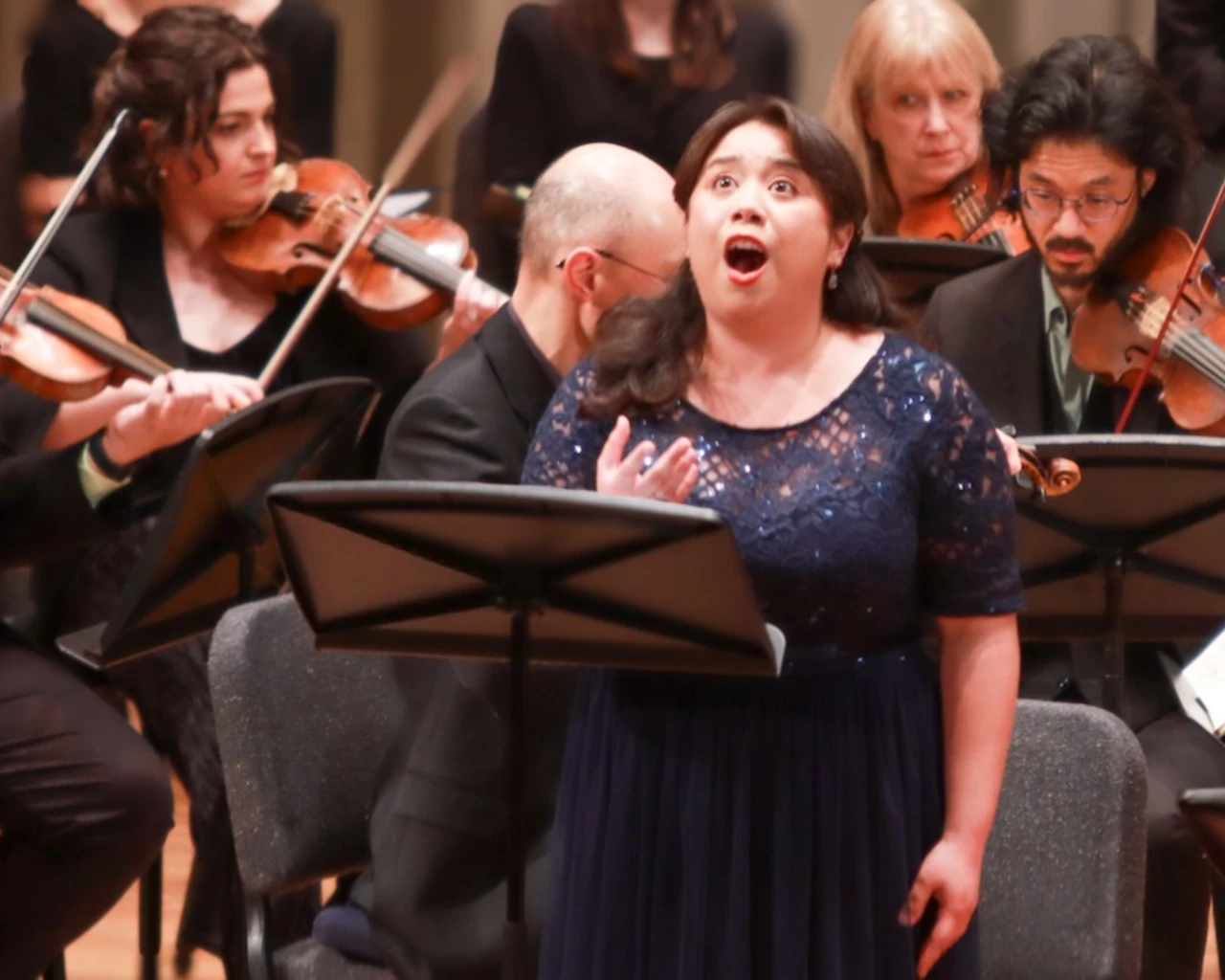 Gabriela Estephanie Solís performing with Tempesta di Mare, 2024. Photo by Sarah Giampietro.