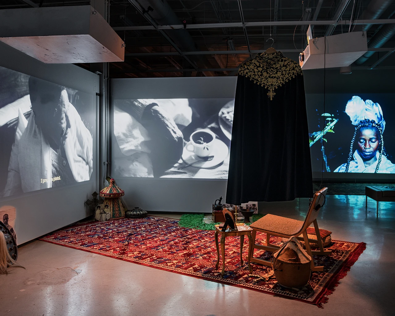 Sosena Solomon, ITIFWORQ / Double Gold, 2017, installation at Leonard Pearlstein Gallery, Philadelphia, Pennsylvania. Photo by Constance Mensh.&nbsp;