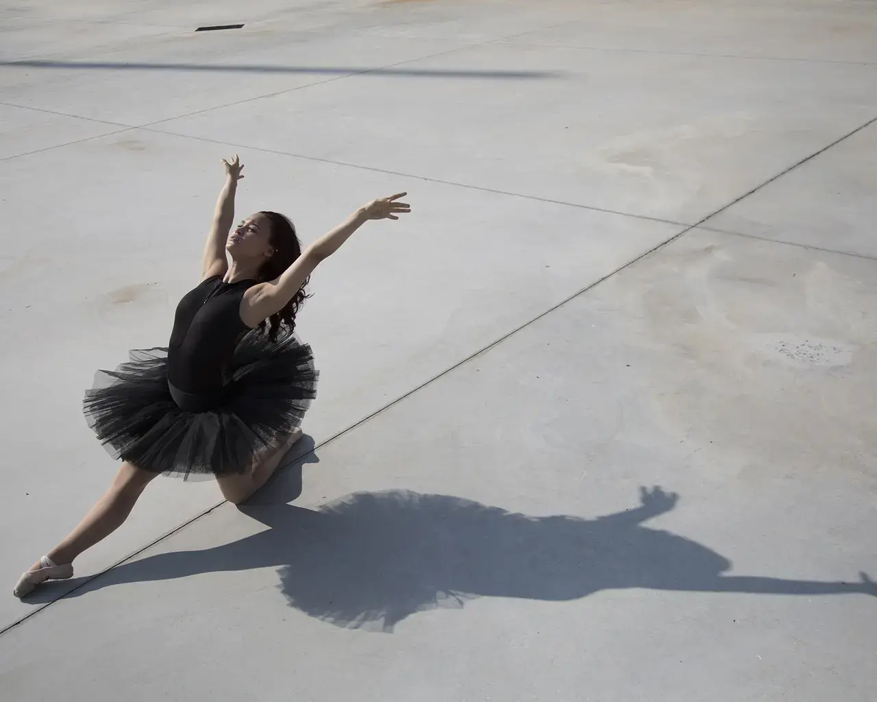 Esperanza Academy dancers. Photo courtesy of Esperanza Arts Center / Nueva Esperanza.