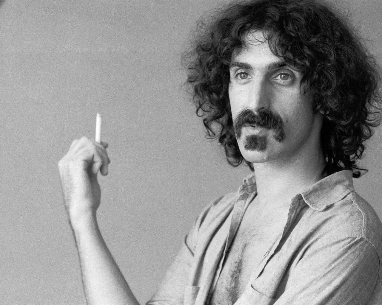 Frank Zappa, London, 1973. Photo by Michael Putland.