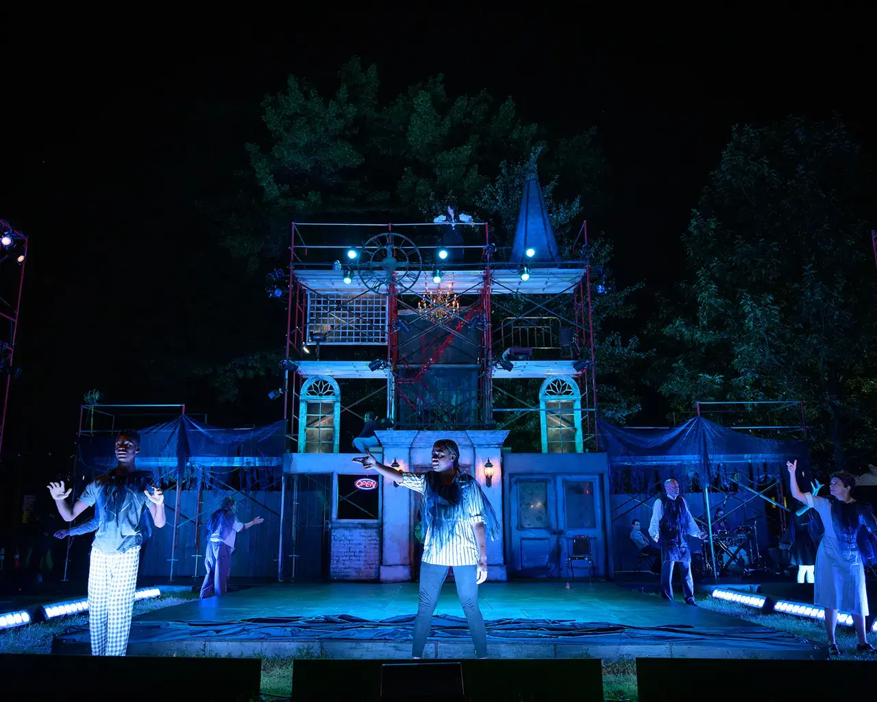 TOWN, 2022, Theatre Horizon, Norristown, PA. Front row: Garty Bowersox, Kynisha Gary, Marisol Rosa-Shapiro; middle row: David Moyer, Omar Abdali, Elena Chaya; on set: Nya Green-Harris. Photo by John C. Hawthorne.