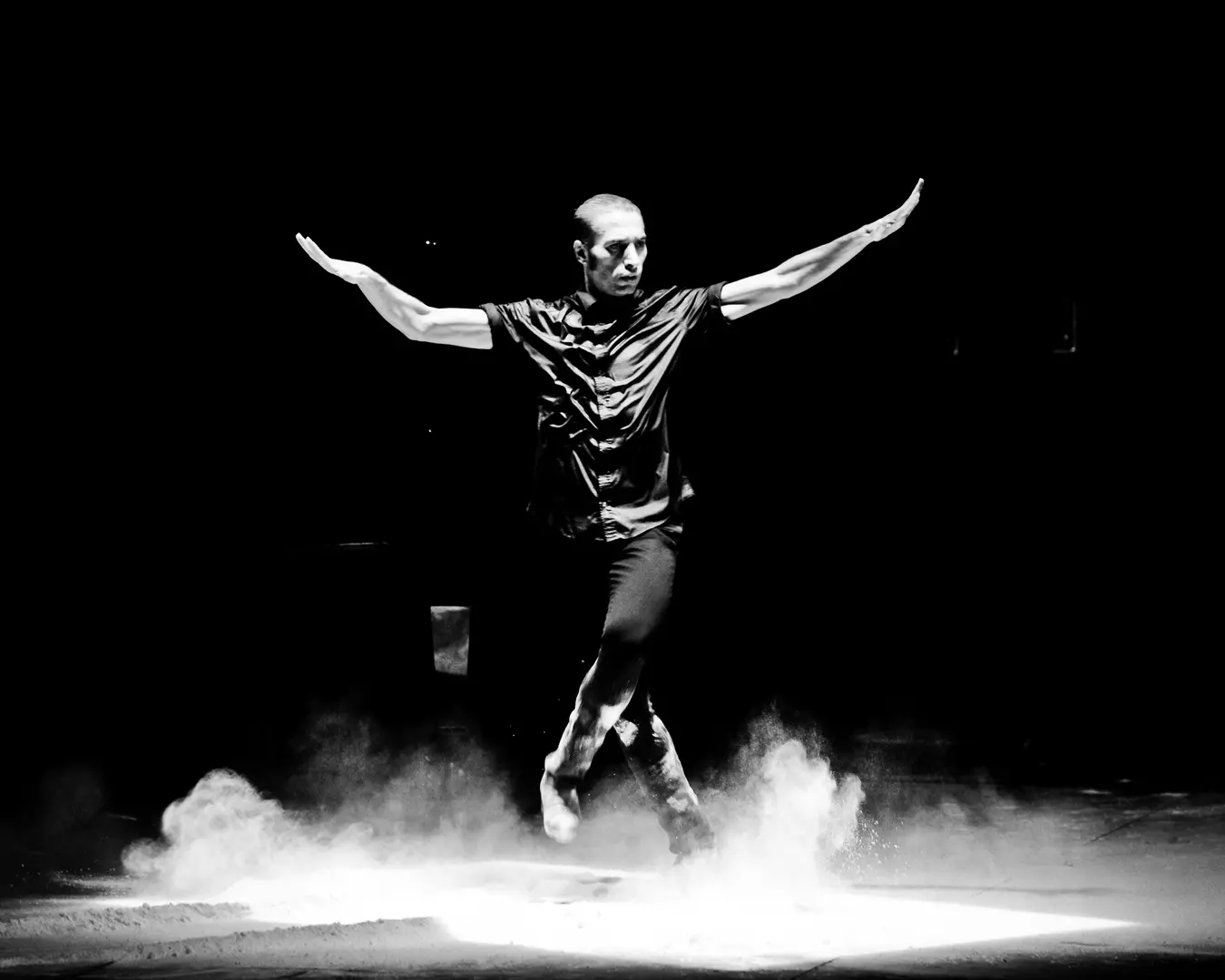 Israel Galván of Nuevo Flamenco: The Galván Legacy, the centerpiece of Pasión y Arte&#39;s 2014 Flamenco Festival, performing La Curva. Photo by Luca Fiaccavento.