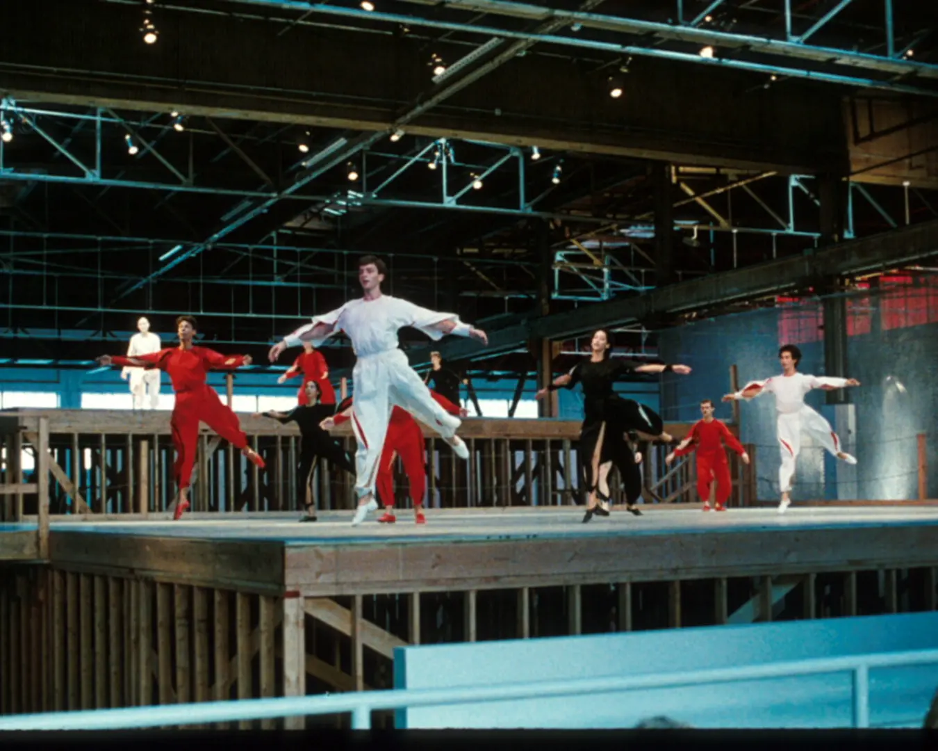 Available Light&nbsp;at the Museum of Contemporary Art, Los Angeles, 1983. Photo by Tom Vinetz. Performers: Lucinda Childs, Nan Friedman, Meg Harper, Janet Kaufman, Priscilla Newell, Steve Bromer, Michael Ing, Erin Matthiessen, Daniel McCusker, Ande Peck, and Garry Reigenborn.