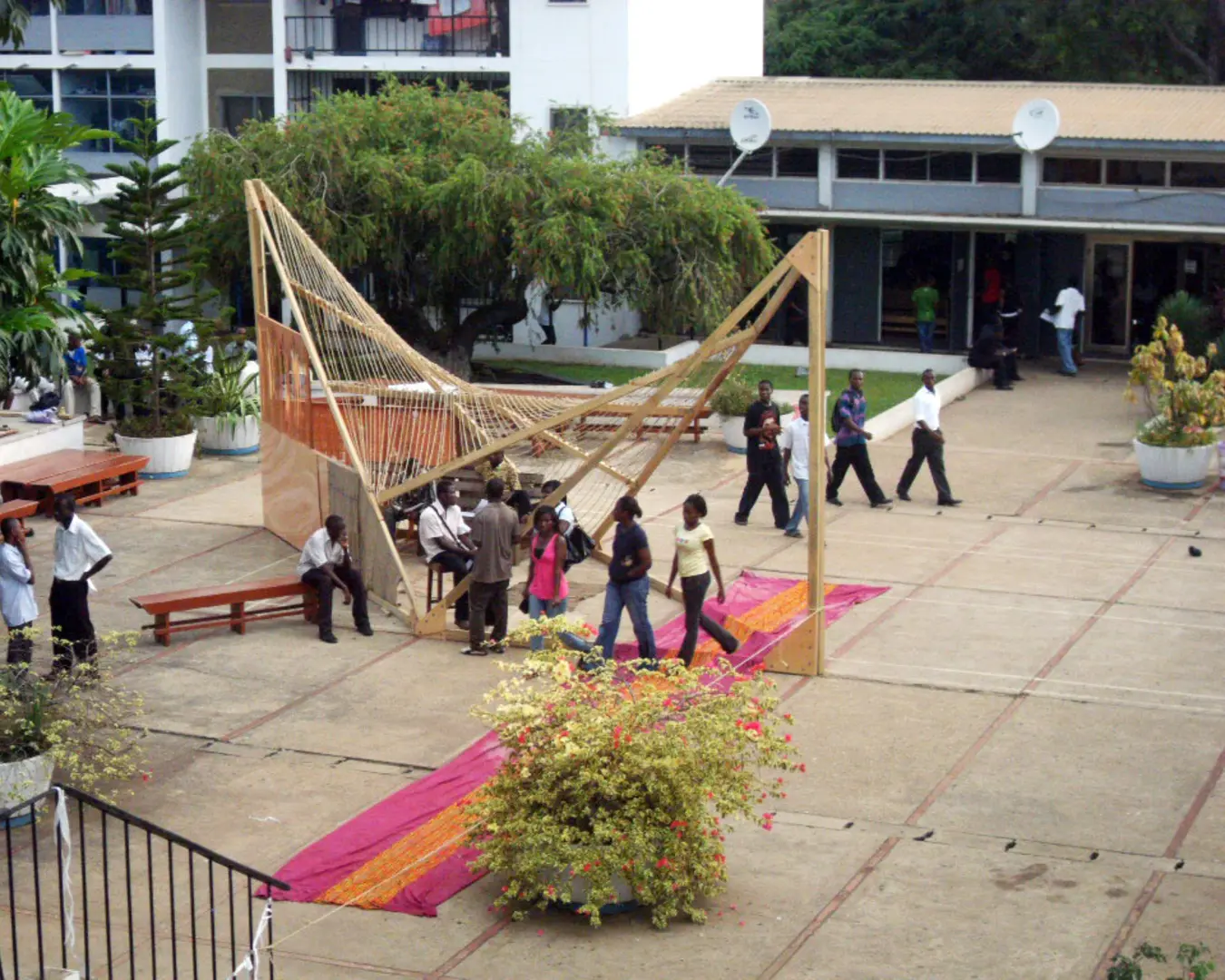 Kwasi Ohene-Ayeh, Untitled - I Can&rsquo;t Draw, a large-scale work that deals with perception, space, and the seamless proximity existing between the ideas of the subject and object&mdash;the maker and the made. Courtesy of the artist.