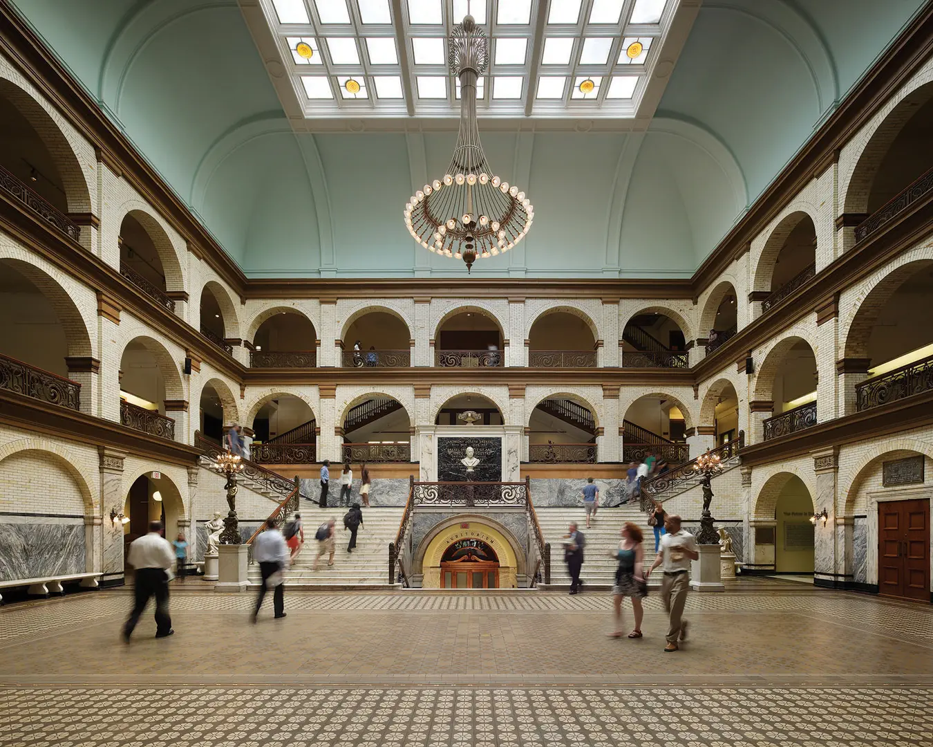 Drexel University, Great Court, Main Building. Photo by Halkin/Mason Photography. Courtesy of Drexel University Westphal College.