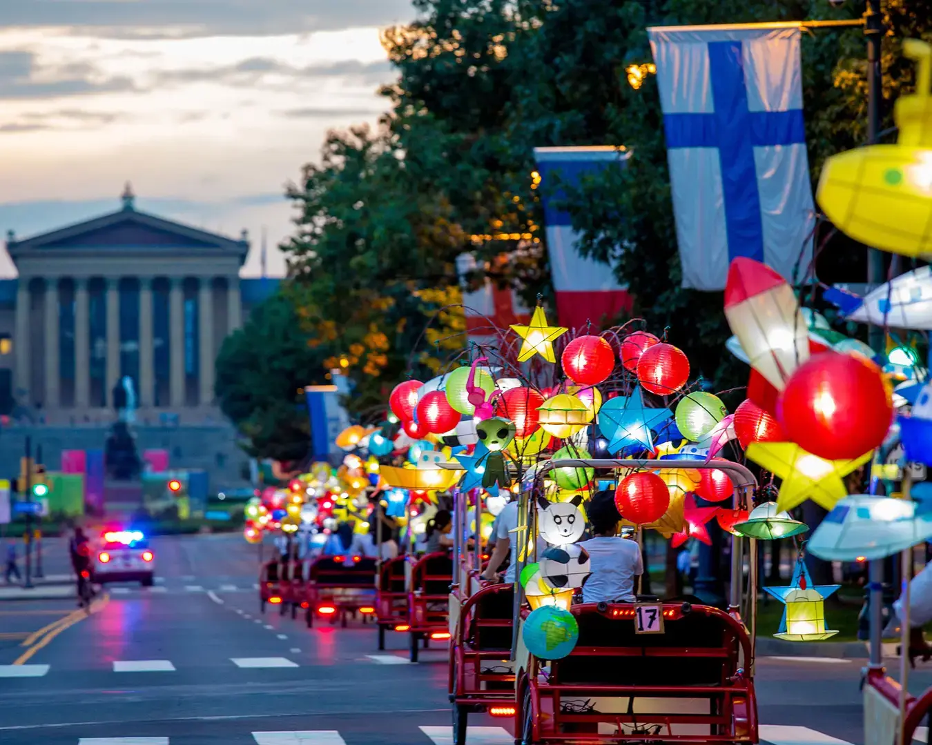 Cai Guo-Qiang: Fireflies, 2017. Photo by Jeff Fusco, courtesy of Association for Public Art.