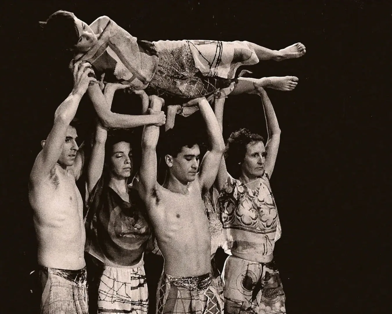 Trisha Brown, Set and Reset. Photo by John Waite, courtesy of Trisha Brown Dance Company.