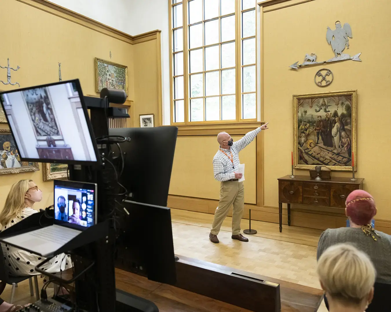 Hybrid class demonstration at The Barnes Foundation, Room 2. Photo by Ryan Collerd.