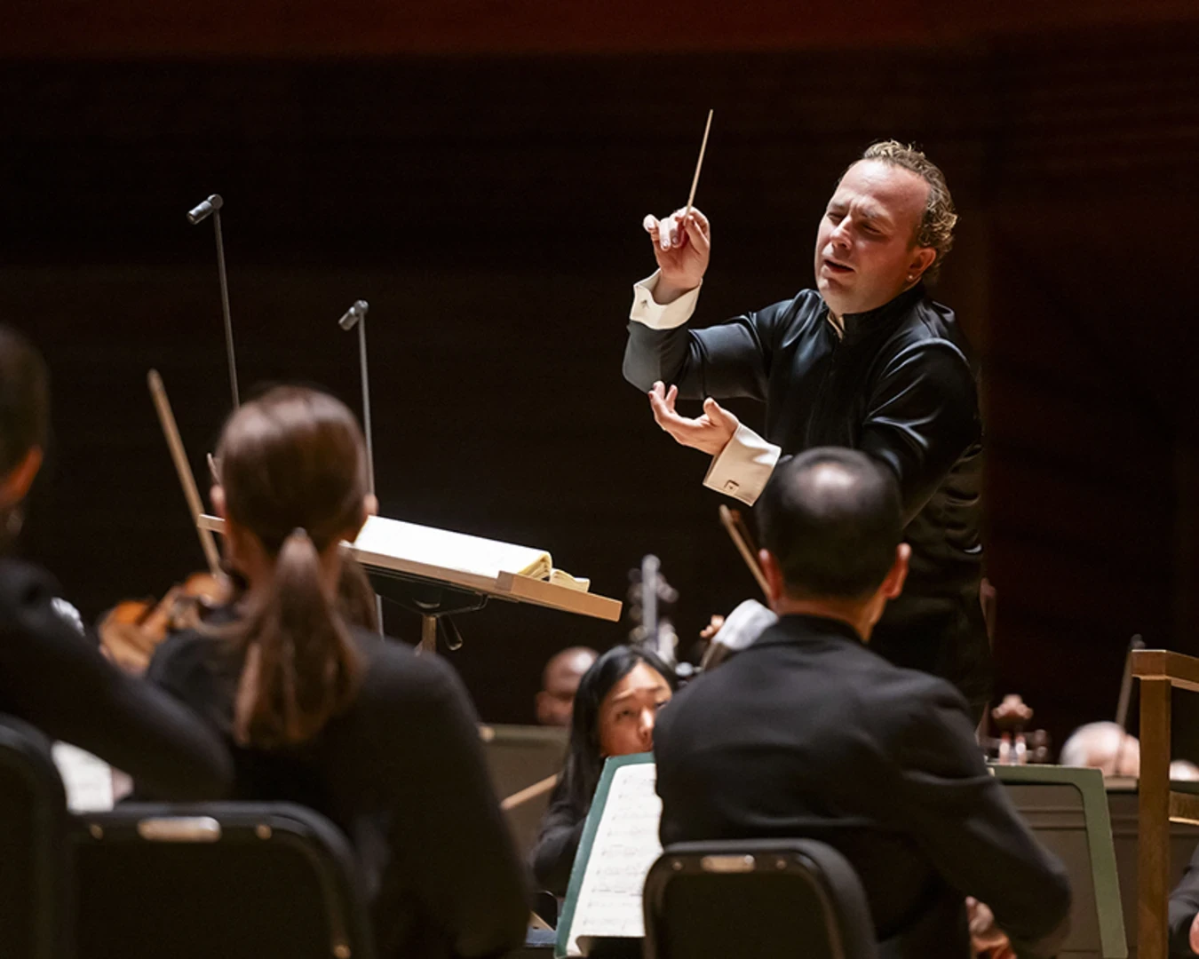 Yannick Nézet-Séguin conducts the Philadelphia Orchestra as they perform Gustav Mahler's Symphony No. 6 on April 10, 2025. Photo by Allie Ippolito.&nbsp;
