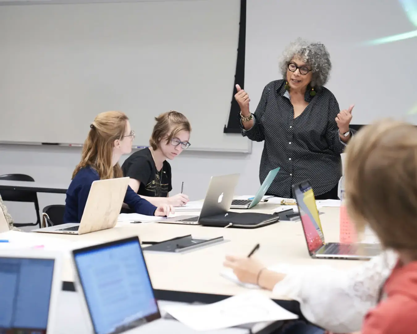 Linda Earle, 2021 Visiting Scholar. Photo by Stephanie Price Photography.