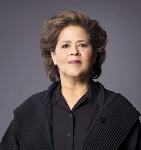 Anna Deavere Smith.