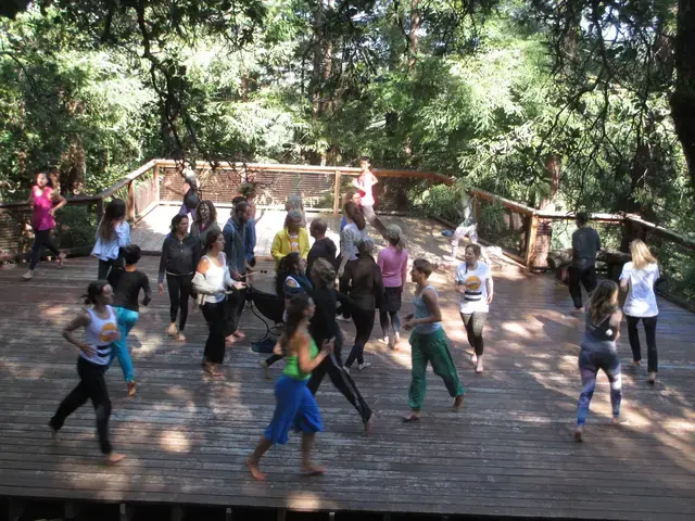 Anna Halprin teaching Planetary Dance&nbsp;to Tamalpa Institute students, May 2015. Photo &copy; Sue Heinemann.