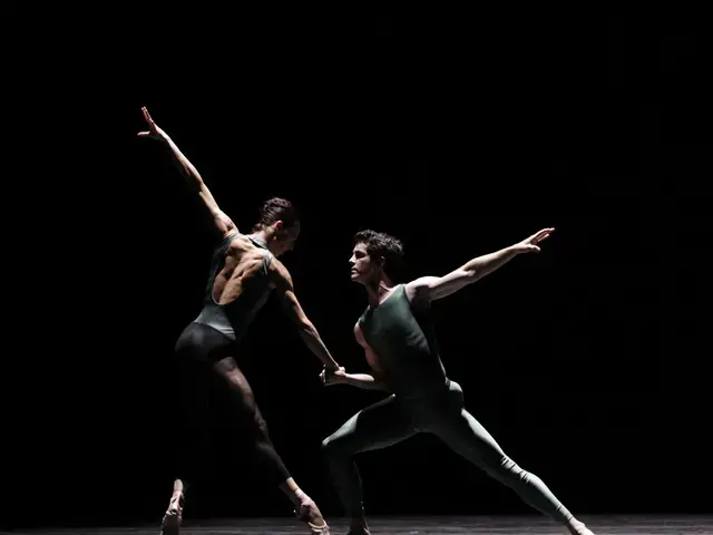 Pennsylvania Ballet principal dancers Amy Aldridge and Ian Hussey performing In The Middle, Somewhat Elevated. Photo by Candice DeTore.