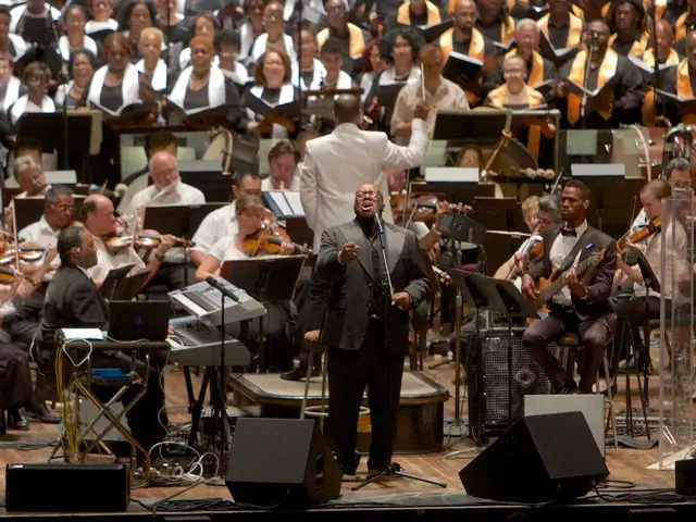 Dr. Marvin Sapp performs with the Philadelphia Orchestra at \Gospel Meets Symphony