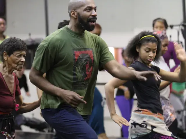 Ronald K. Brown at a Kùlú Mèlé master class on January 5, 2013. Photo &copy; Nathea Lee/PhotoBravura.