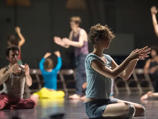 Levée des conflits, Boris Charmatz, Drexel University Armory, 2016. Photo by JJ Tiziou.