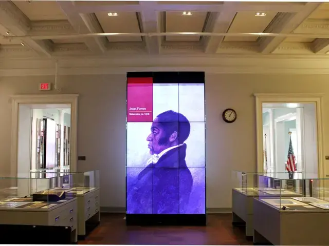 The Historical Society of Pennsylvania&#39;s digital display wall and exhibition cases. Photo by Vincent Fraley, Historical Society of Pennsylvania.