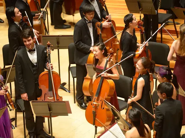 Curtis Symphony Orchestra on stage in Verizon Hall at the Kimmel Center for the Performing Arts, 2014. Photo by David DeBalko.