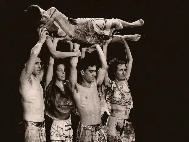 Trisha Brown, Set and Reset. Photo by John Waite, courtesy of Trisha Brown Dance Company.