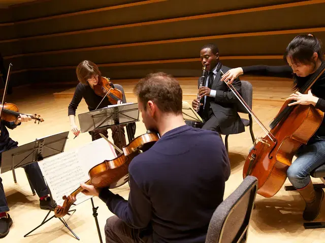 Clarinetist Anthony McGill and the Brentano Quartet perform during an open rehearsal. Photo by Langdon Photography. Courtesy of the Philadelphia Chamber Music Society.