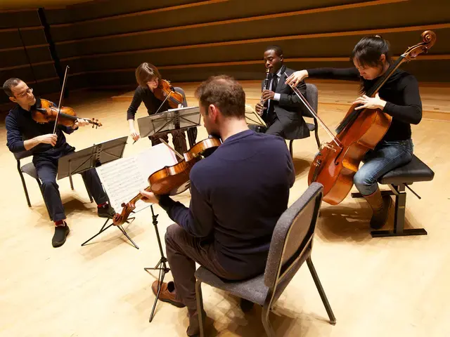 Clarinetist Anthony McGill and the Brentano Quartet perform during an open rehearsal. Photo by Langdon Photography. Courtesy of the Philadelphia Chamber Music Society.