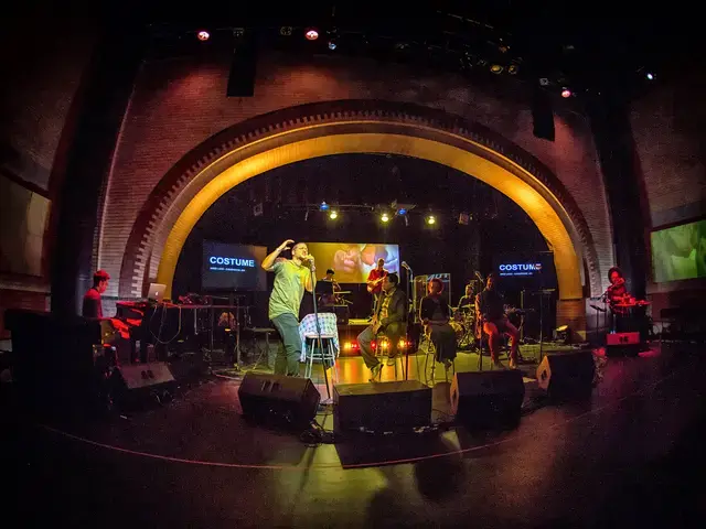 Holding It Down, Harlem Stage. Photo by Mark Millman Photography. Courtesy of Kimmel Center, Inc.