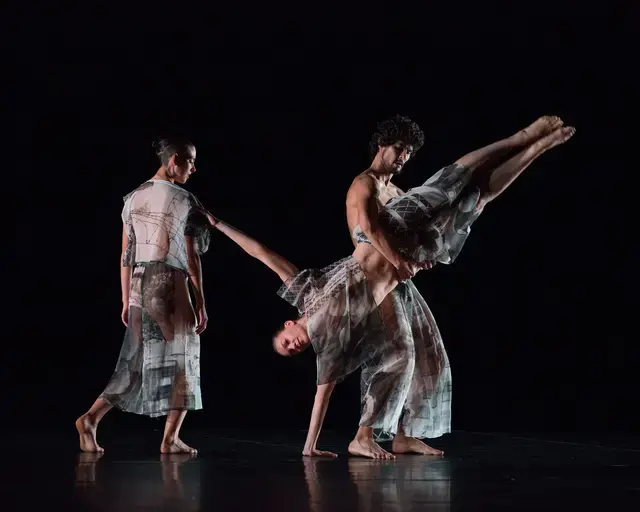 Trisha Brown Dance Company, Set and Reset, Bryn Mawr College, 2015. Photo by Johanna Austin.