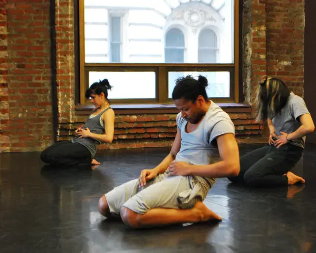 Maria Urrutia, Jumatatu Poe, and Kristel Baldoz in rehearsal for Reggie Wilson&rsquo;s Stamped Stomped Stumped. Photo by Maureen Wellner.