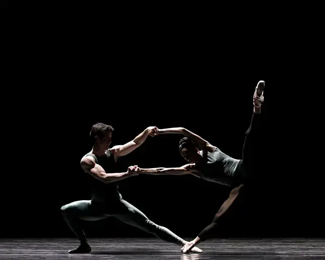 Pennsylvania Ballet principal dancers Amy Aldridge and Ian Hussey performing In The Middle, Somewhat Elevated. Photo by Candice DeTore.
