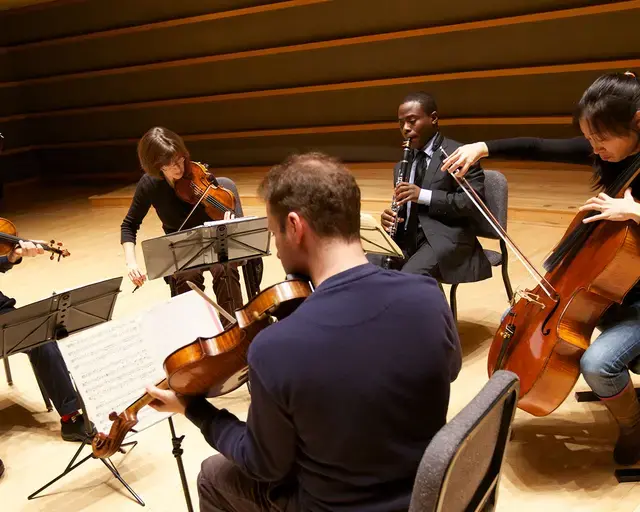 Clarinetist Anthony McGill and the Brentano Quartet perform during an open rehearsal. Photo by Langdon Photography. Courtesy of the Philadelphia Chamber Music Society.