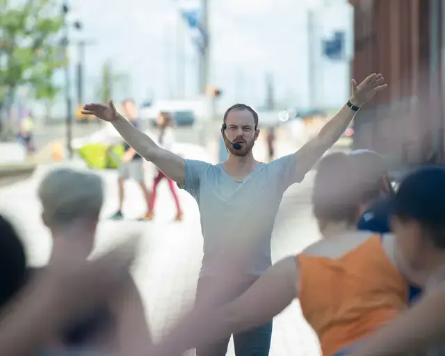 Boris Charmatz leading community workshop, Drexel University, 2016. Photo by JJ Tiziou.