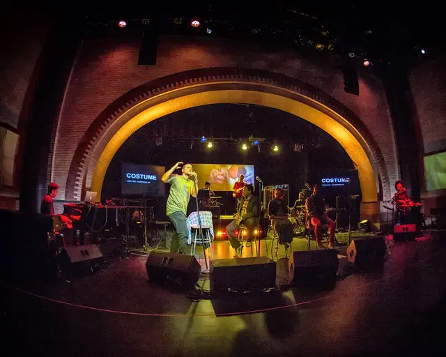 Holding It Down, Harlem Stage. Photo by Mark Millman Photography. Courtesy of Kimmel Center, Inc.